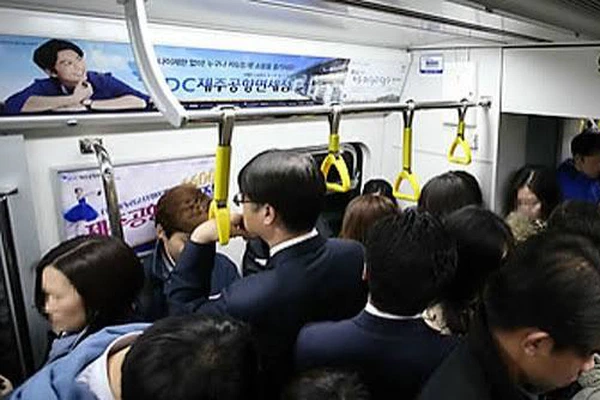 역세권 데이터 기반 7호선 급행열차 최적 정차역 선정 시스템 개발